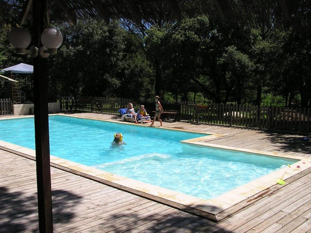 Le Mazet Des Cigales Villa Vers Pont du Gard Luaran gambar